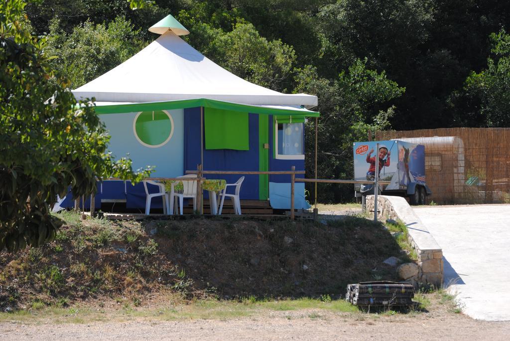 Camping Village Canapai Ріо-Маріна Номер фото